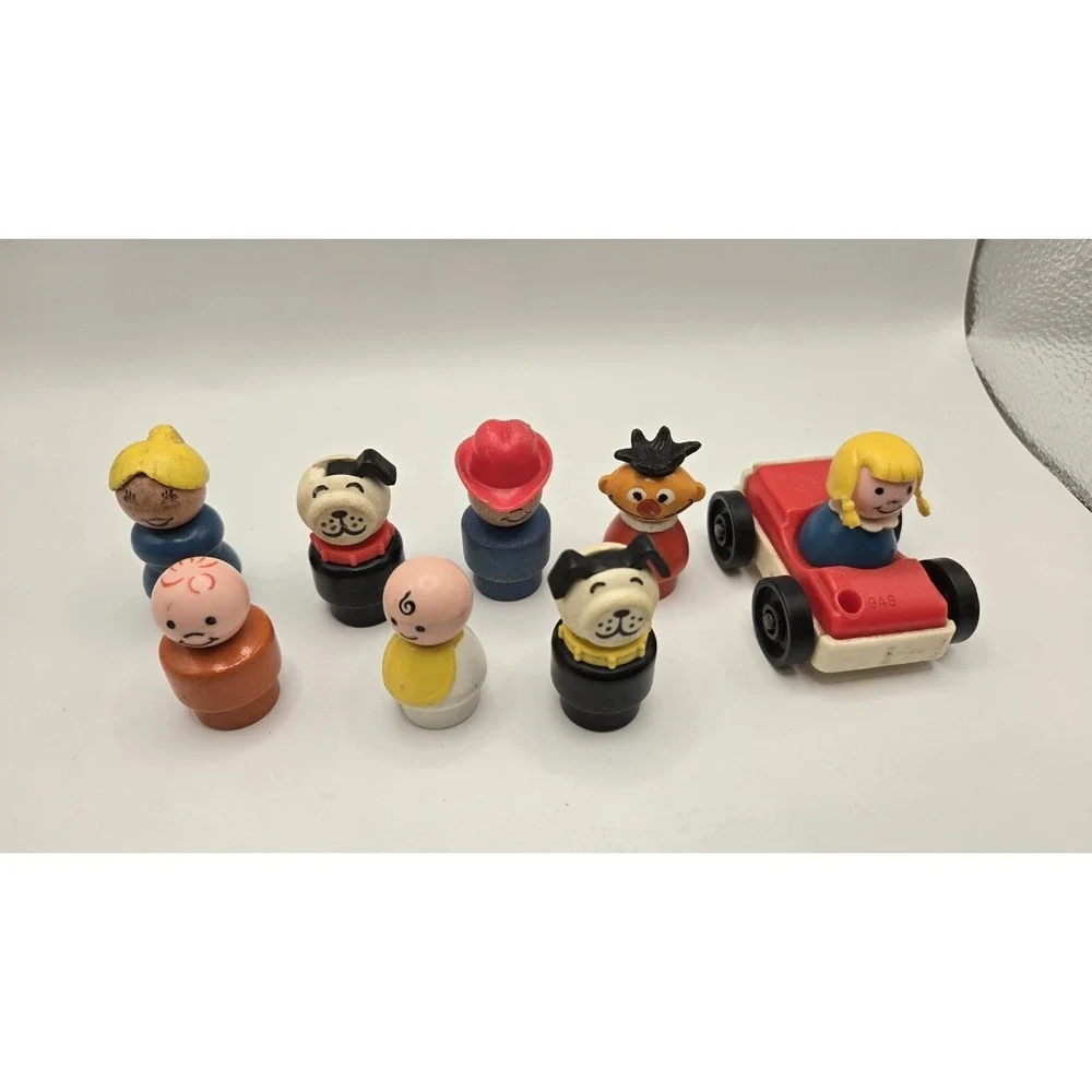 Vintage Fisher Price Little People Red Car Lot Wood Figures Dog Bert Ernie